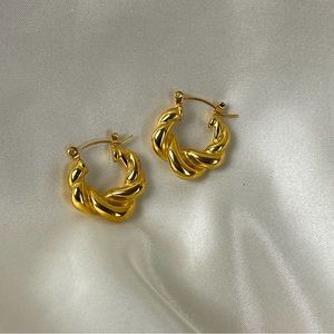 Croissant gold twist hoop earrings